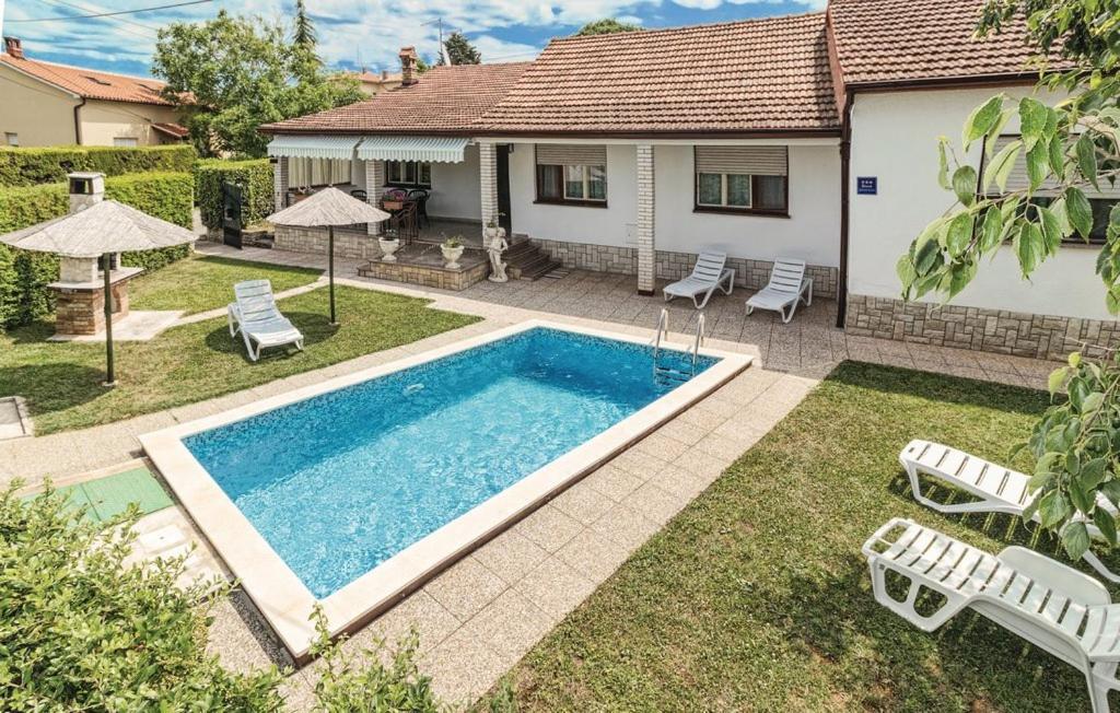Apartment Vacation With Pool *